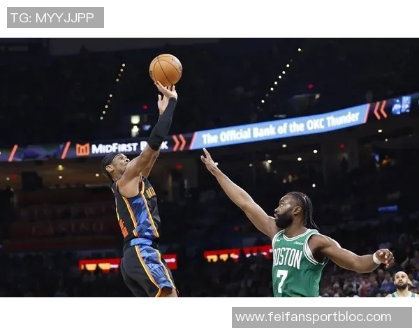 杰伦布朗首节表现平平仅得2分3投1中篮板助攻均有贡献